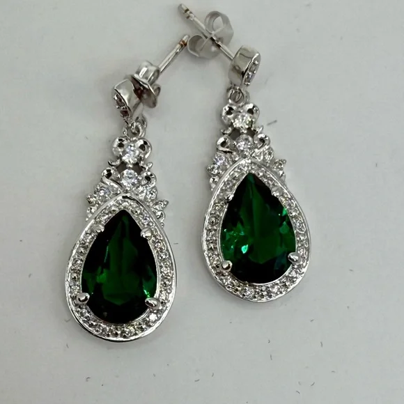 NWT Simulated Emerald, Simulated Diamond Earrings in Silvertone 6.20 ctw NW Box - Picture 9 of 13